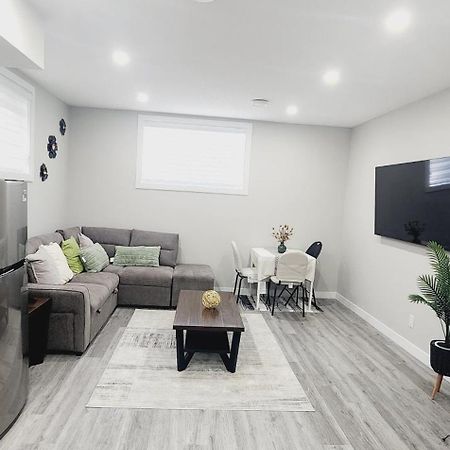 Fabulous And Cozy Guest Suite YYC Esterno foto