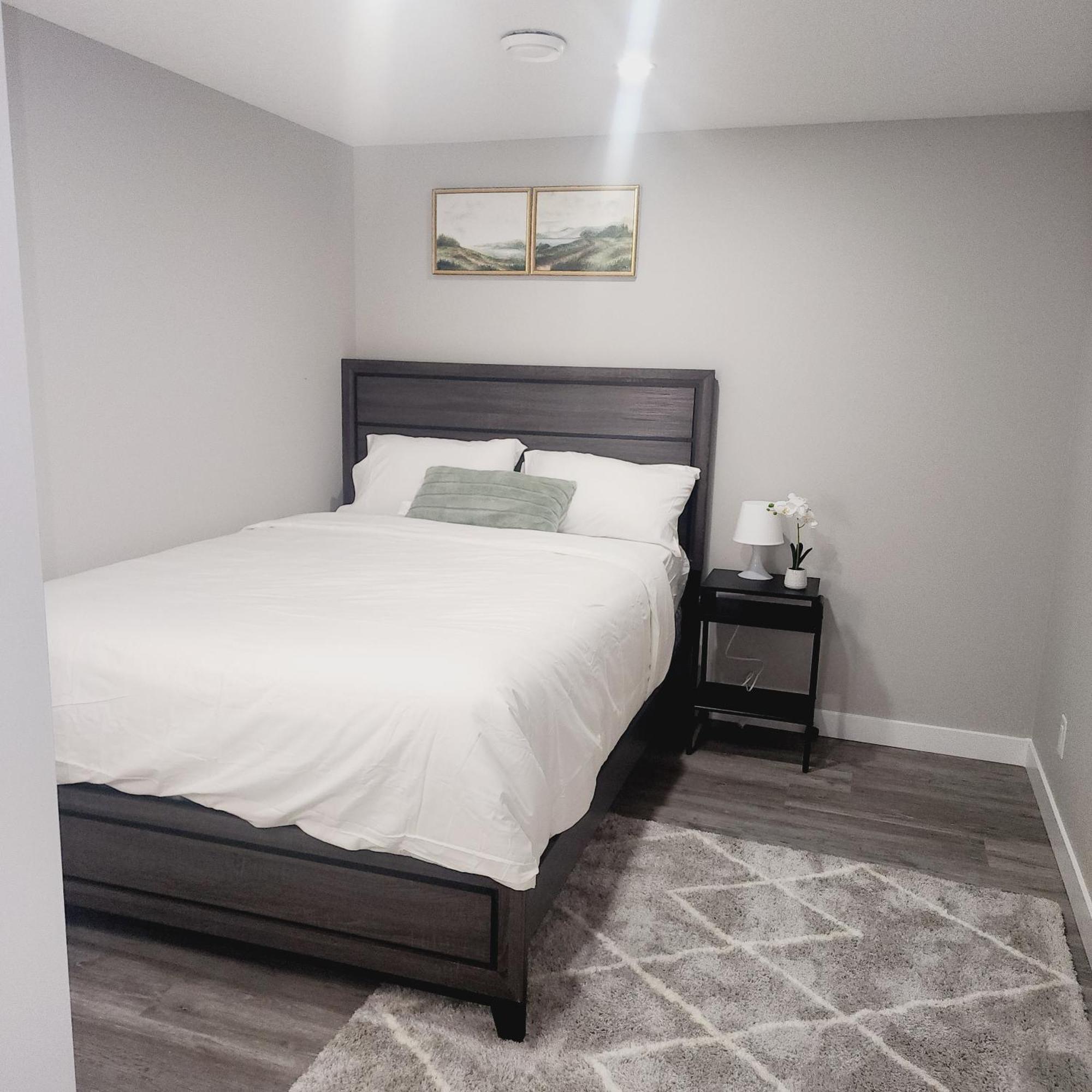 Fabulous And Cozy Guest Suite YYC Esterno foto